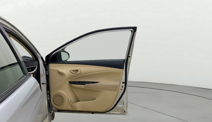 2020 Toyota YARIS J CVT, Petrol, Automatic, 88,337 km, RHS Front Door