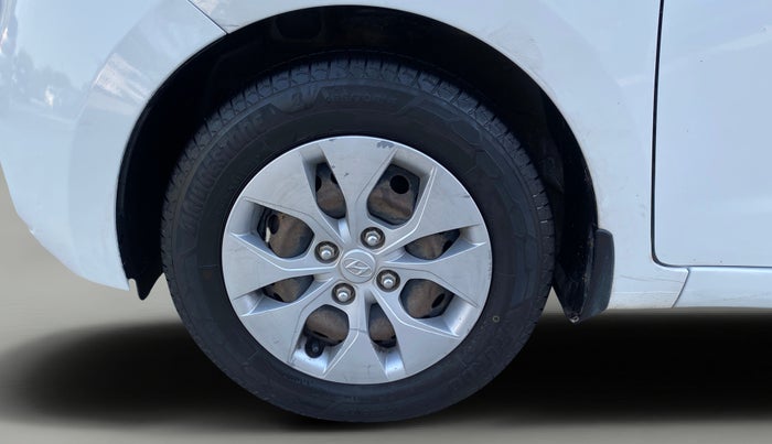 2018 Hyundai Xcent S 1.2, CNG, Manual, 1,22,642 km, Left Front Wheel