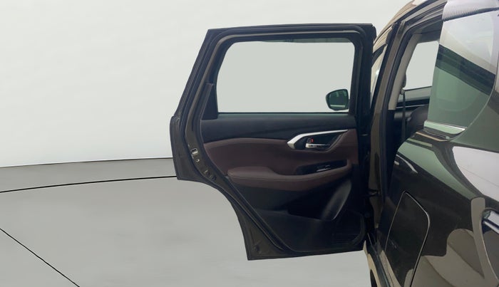 2022 Maruti Grand Vitara ALPHA SMART HYBRID AT, Petrol, Automatic, 18,513 km, LHS Rear Door