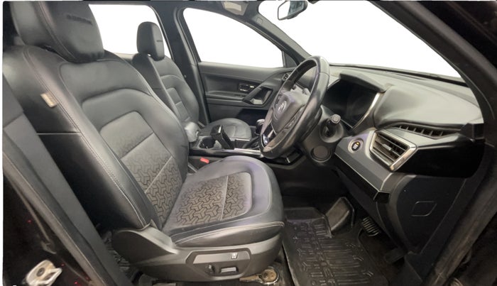 2022 Tata Harrier XZA PLUS 2.0L KRYOTEC HALO EDITION, Diesel, Automatic, 75,663 km, Right Side Front Door Cabin