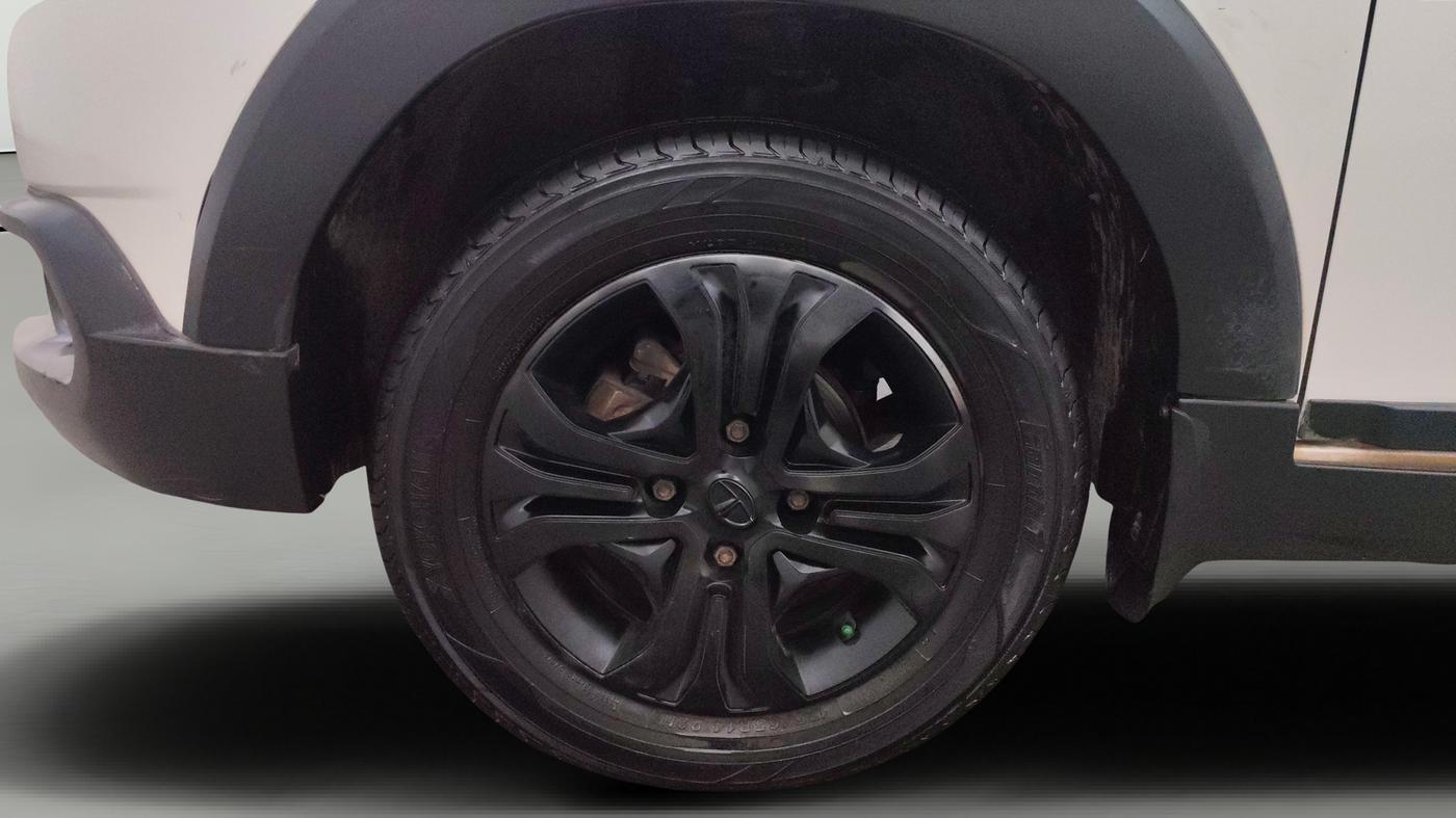 2018 Tata TIAGO NRG DIESEL, Diesel, Manual, 1,01,939 km, Left Front Wheel