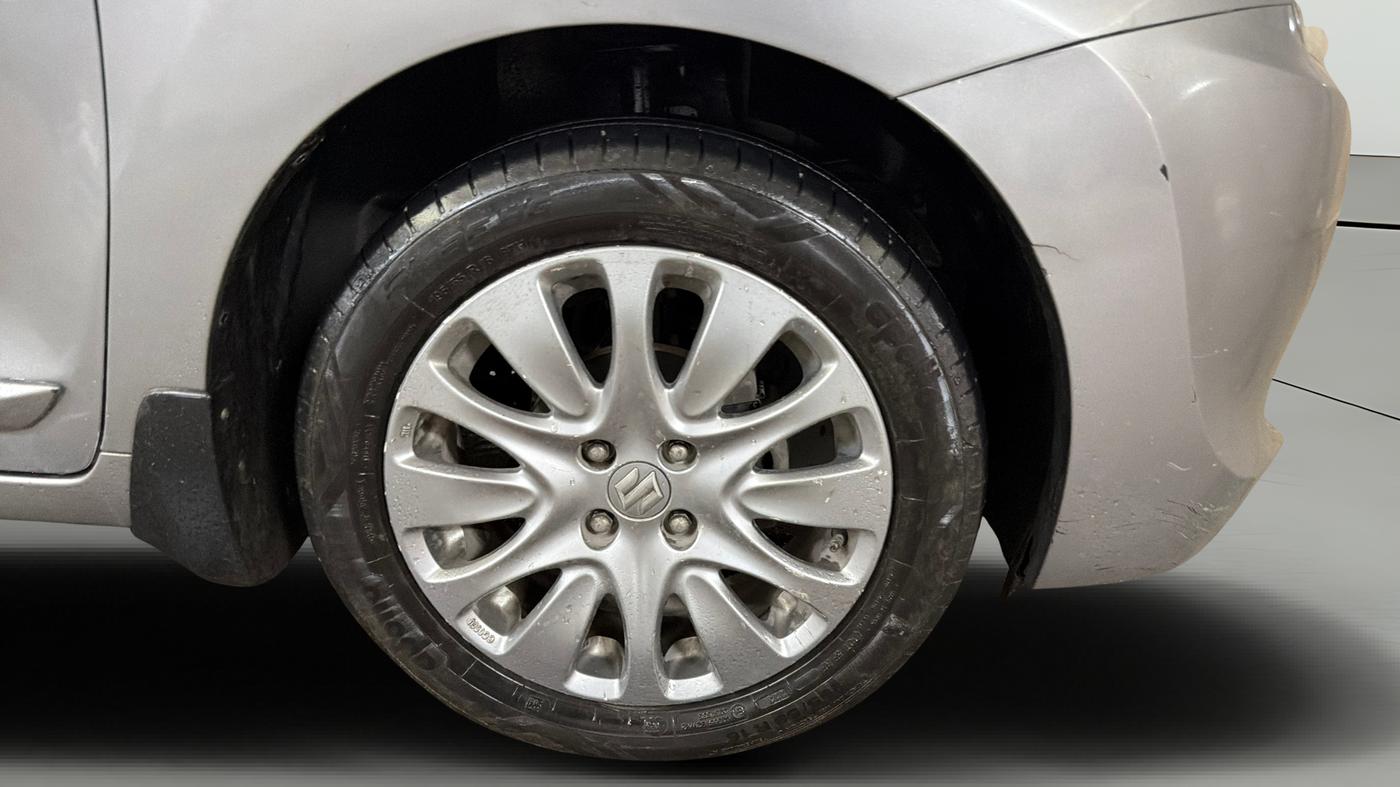2016 Maruti Baleno ZETA PETROL 1.2, CNG, Manual, 51,646 km, Right Front Wheel