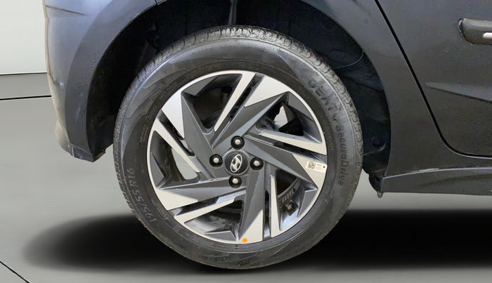 2022 Hyundai NEW I20 ASTA 1.2 MT, Petrol, Manual, 29,690 km, Right Rear Wheel