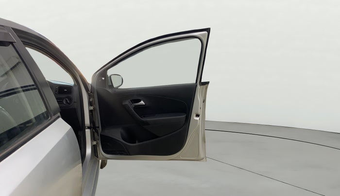 2016 Volkswagen Ameo TRENDLINE 1.2L, Petrol, Manual, 30,505 km, RHS Front Door