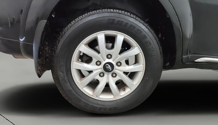 2019 Mahindra XUV500 W5, Diesel, Manual, 60,258 km, Right Rear Wheel