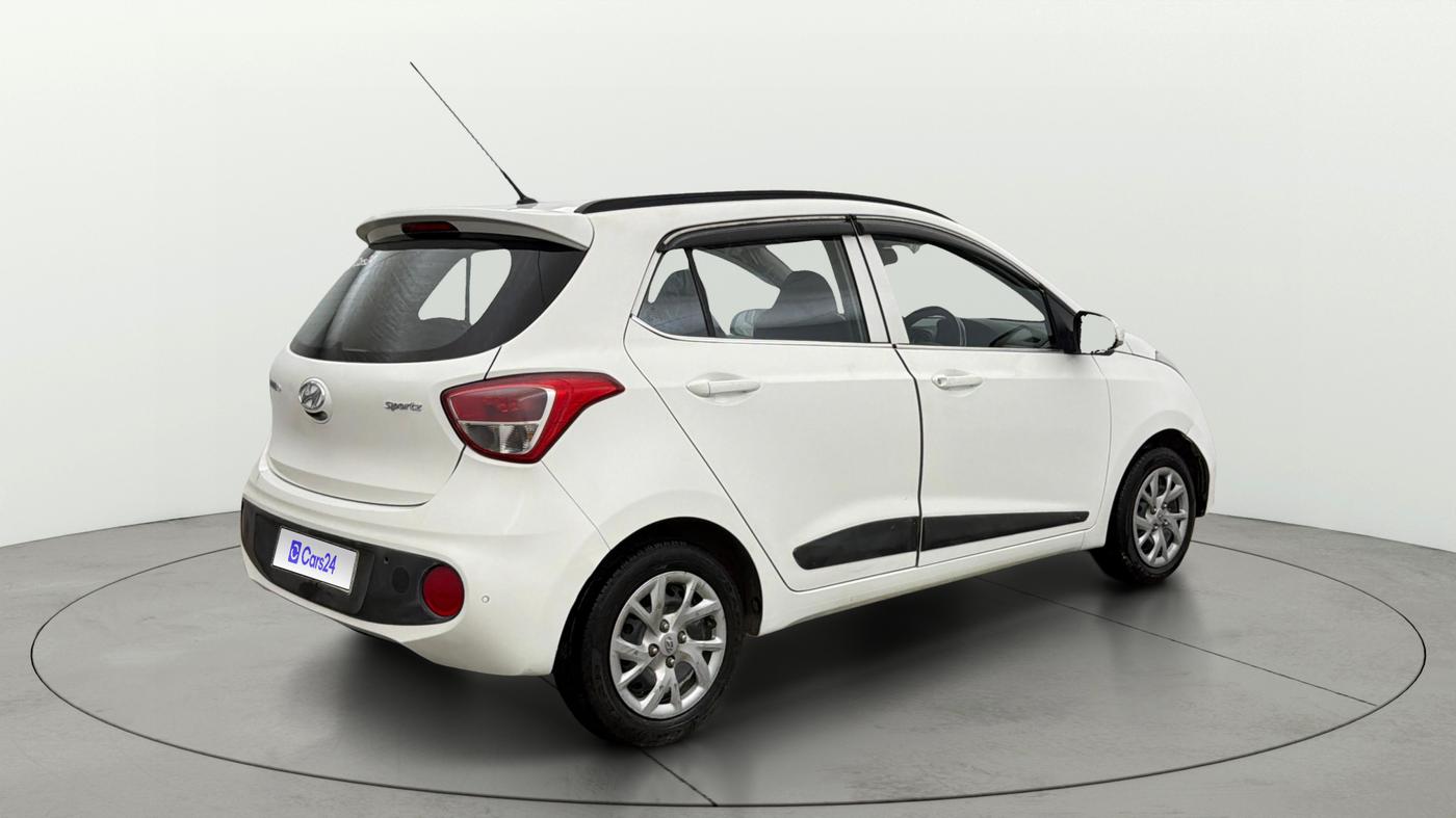 2018 Hyundai Grand i10 SPORTZ 1.2 KAPPA VTVT, Petrol, Manual, 37,601 km, Right Back Diagonal