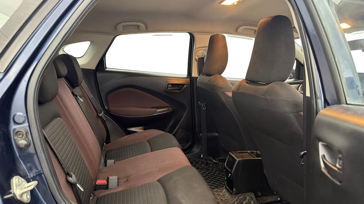 2023 Maruti FRONX DELTA 1.2 AGS, Petrol, Automatic, 39,967 km, Right Side Rear Door Cabin