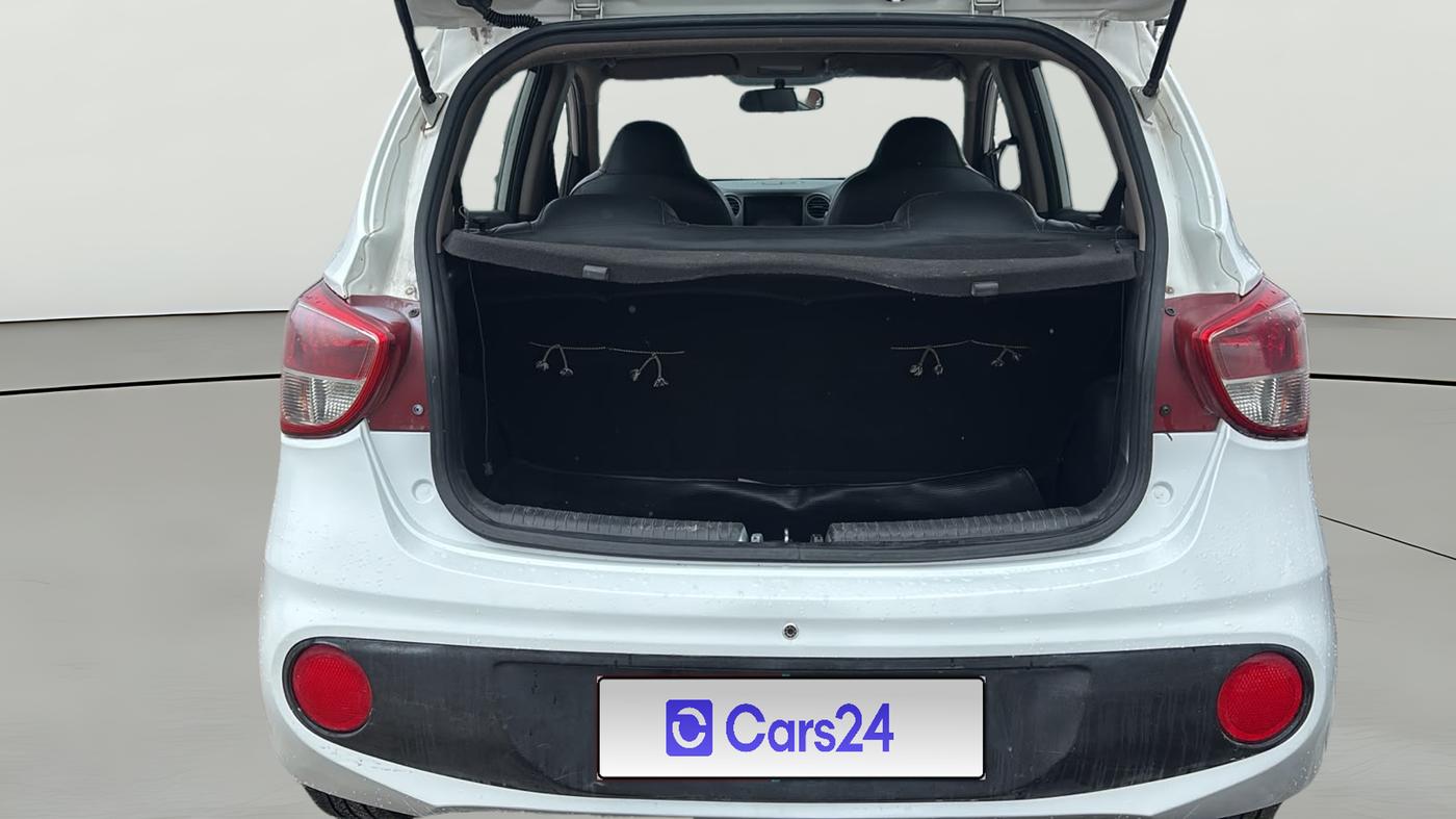 2017 Hyundai Grand i10 MAGNA 1.2 KAPPA VTVT, Petrol, Manual, 49,820 km, Boot Open Zoomed View
