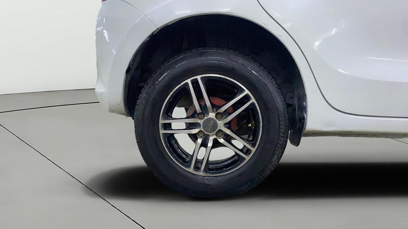 2020 Maruti Swift LXI, Petrol, Manual, 61,971 km, Right Rear Wheel