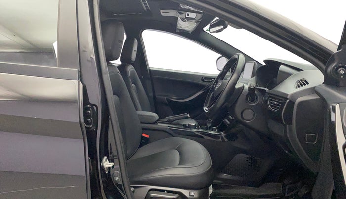 2022 Tata NEXON XZ PLUS (PREMIUM) DARK EDITION PETROL, Petrol, Manual, 24,447 km, Right Side Front Door Cabin
