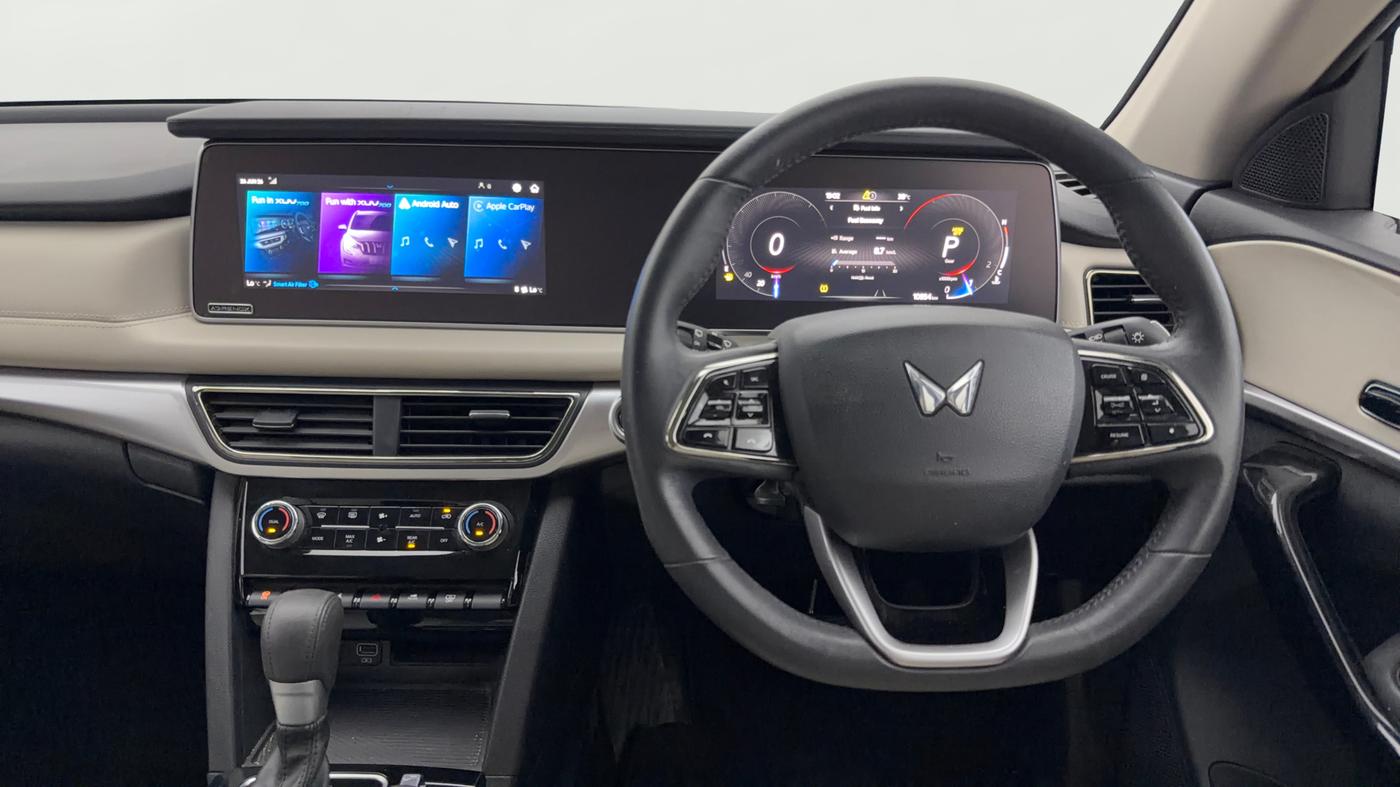 2025 Mahindra XUV700 AX 7 P AT 7 STR, Petrol, Automatic, 10,922 km, Steering Wheel Close Up