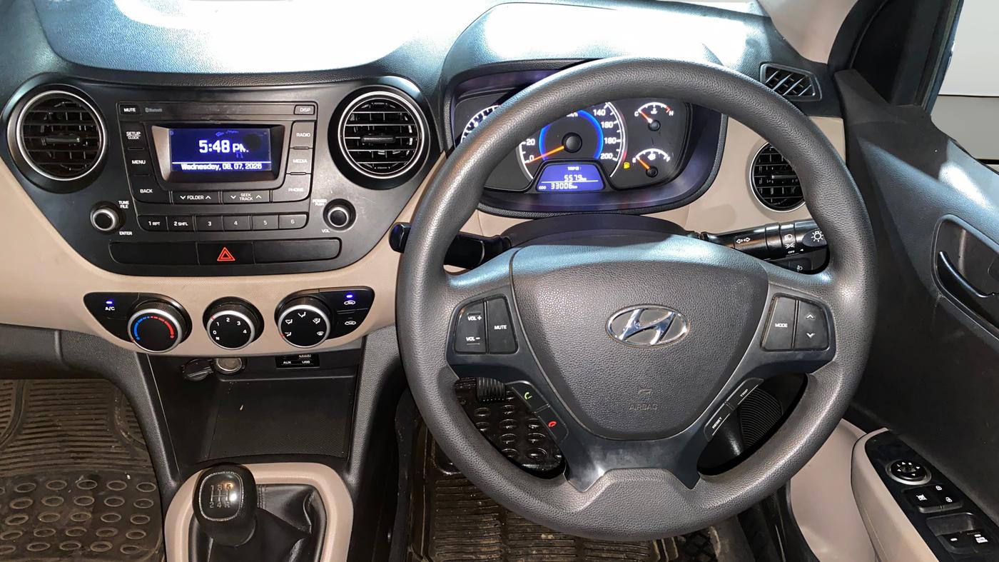 2018 Hyundai Grand i10 MAGNA 1.2 KAPPA VTVT, Petrol, Manual, 32,985 km, Steering Wheel Close Up