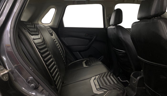 2020 Maruti Vitara Brezza LXI, Petrol, Manual, 69,679 km, Right Side Rear Door Cabin