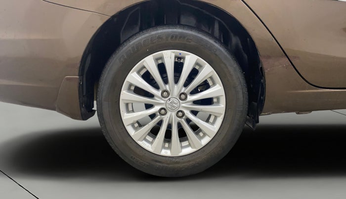 2018 Maruti Ciaz DELTA 1.5 SHVS MT PETROL, Petrol, Manual, 1,11,327 km, Right Rear Wheel