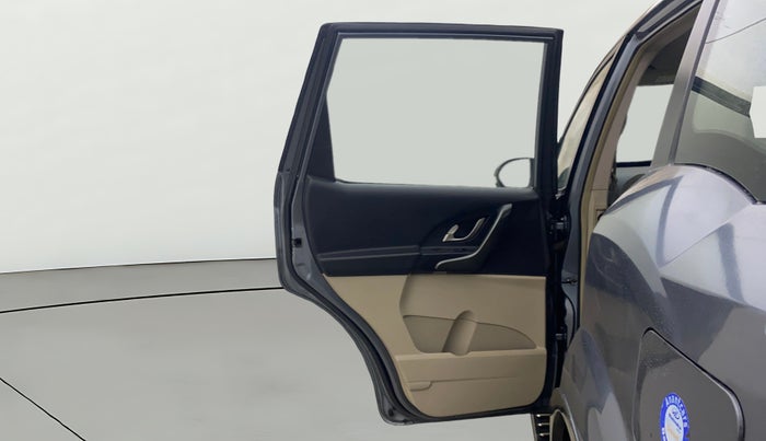 2016 Mahindra XUV500 W6, Diesel, Manual, 84,507 km, LHS Rear Door