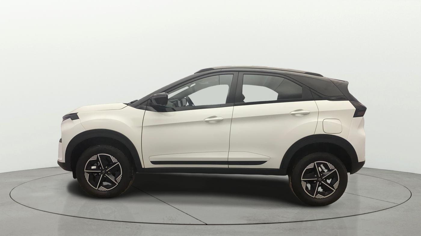 2023 Tata NEXON FEARLESS + SUNROOF DUAL TONE 1.2 PETROL, Petrol, Manual, 271 km, Left Side