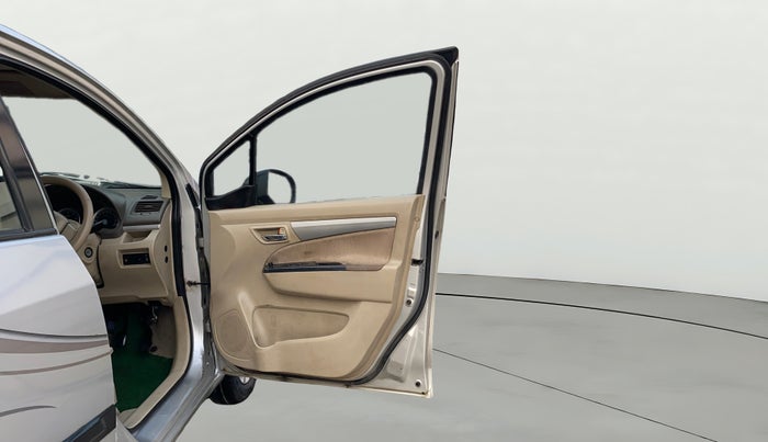 2013 Maruti Ertiga ZDI, Diesel, Manual, 1,00,067 km, RHS Front Door