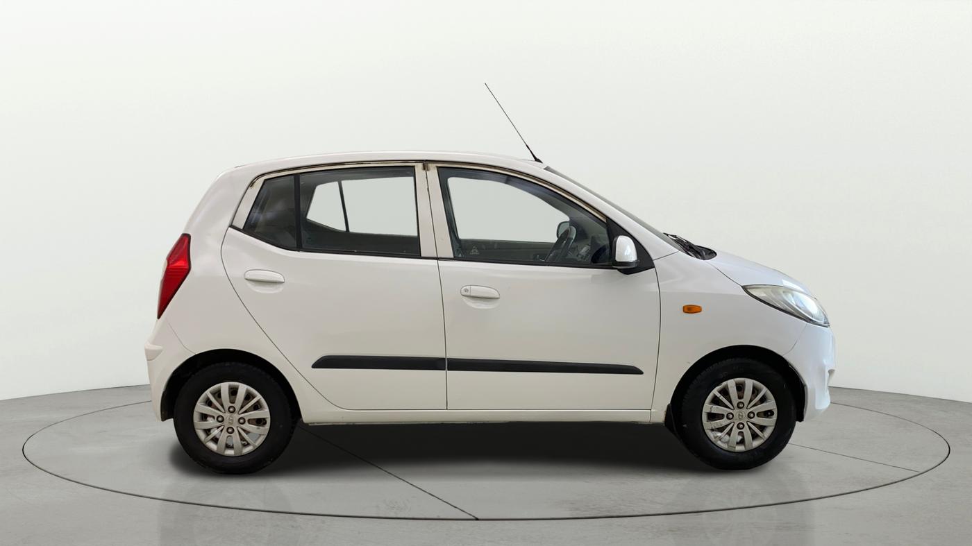 2014 Hyundai i10 SPORTZ 1.1, Petrol, Manual, 96,933 km, Right Side View