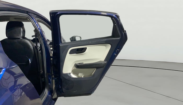 2023 Tata ALTROZ XM PLUS SUNROOF, CNG, Manual, 16,224 km, RHS Rear Door