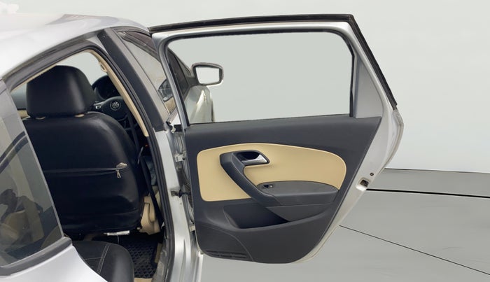 2015 Volkswagen Polo HIGHLINE1.2L, Petrol, Manual, 1,05,657 km, RHS Rear Door