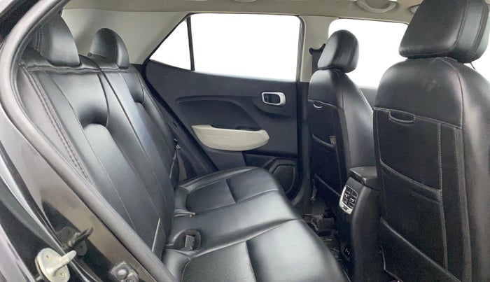 2022 Hyundai VENUE S(O) 1.2, Petrol, Manual, 88,780 km, Right Side Rear Door Cabin