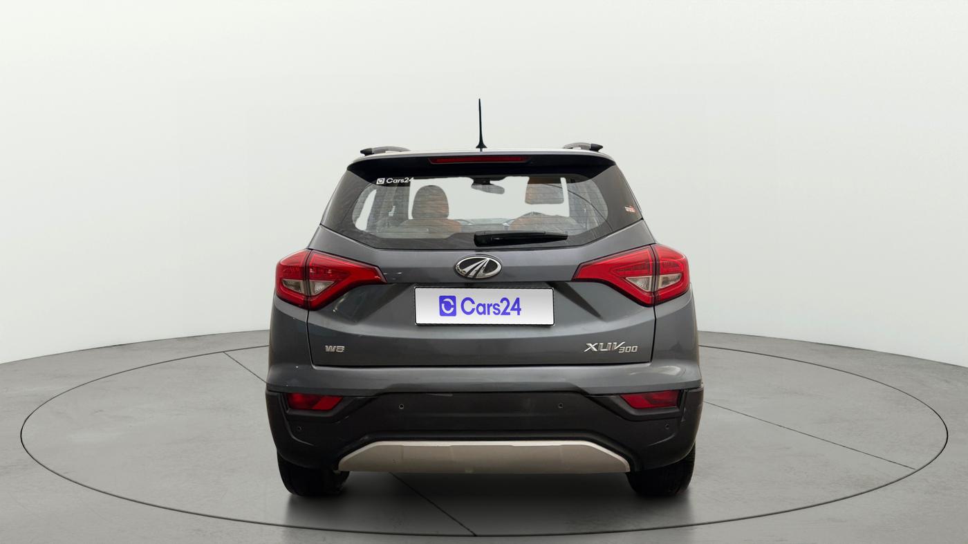 2021 Mahindra XUV300 W8 (O) 1.5 DIESEL, Diesel, Manual, 56,185 km, Back/Rear