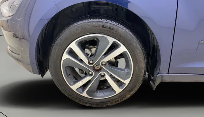 2024 Tata ALTROZ  XZ Plus (O) (S), Petrol, Manual, 12,400 km, Left Front Wheel