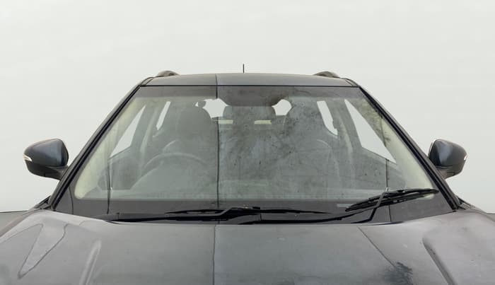 2022 Mahindra XUV300 W8(O) TURBO GDI, Petrol, Manual, 62,462 km, Front Windshield