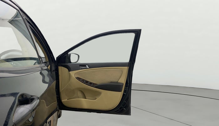 2013 Hyundai Verna FLUIDIC 1.6 VTVT EX, Petrol, Manual, 81,058 km, RHS Front Door