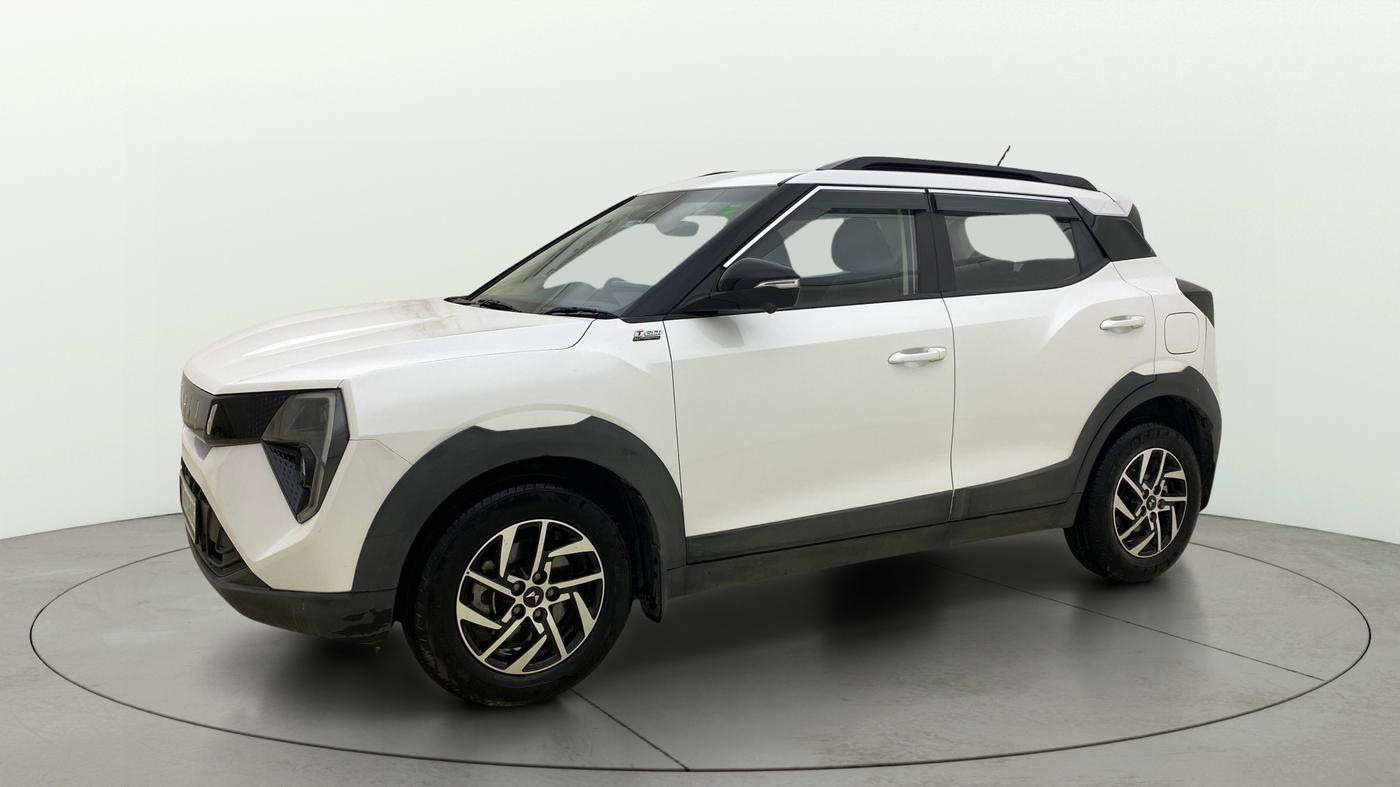 2025 Mahindra XUV 3XO AX5L 1.2 TGDi AT, Petrol, Automatic, 14,049 km, Left Front Diagonal