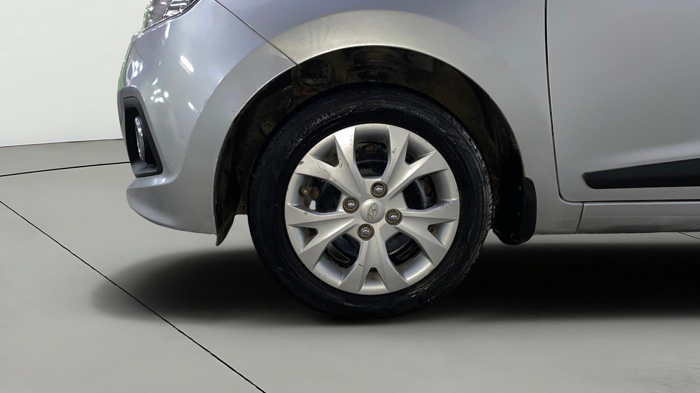 2015 Hyundai Grand i10 SPORTZ 1.2 KAPPA VTVT, Petrol, Manual, 82,207 km, Left Front Wheel