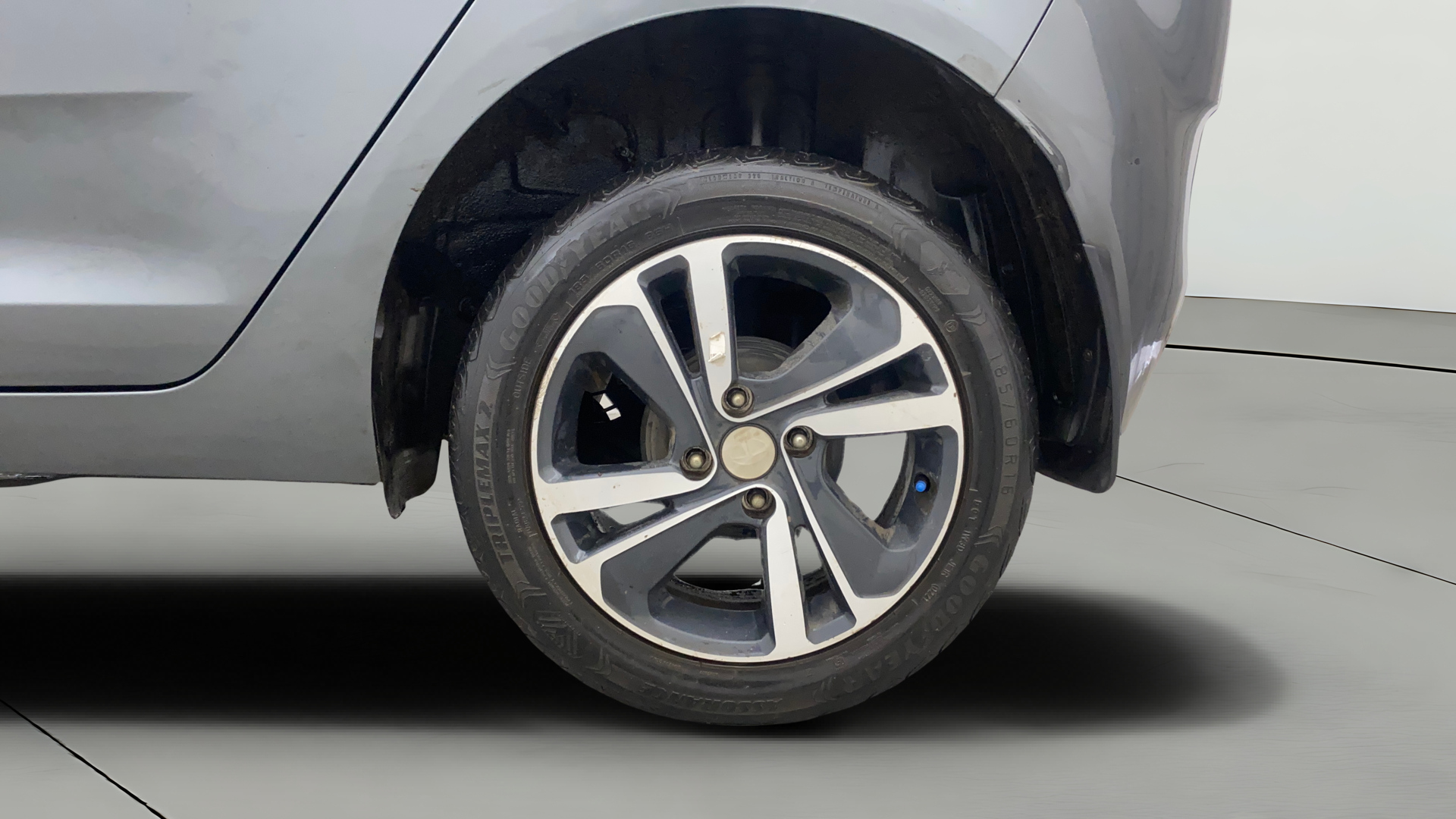 camera-Left-Rear-Wheel