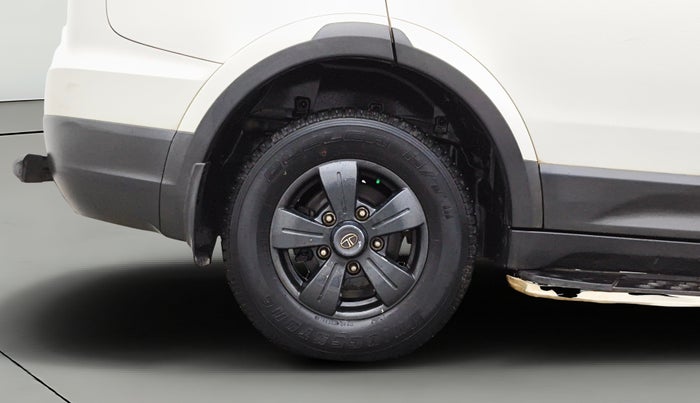 2019 Tata Hexa XM PLUS 4X2 7 STR, Diesel, Manual, 1,01,654 km, Right Rear Wheel
