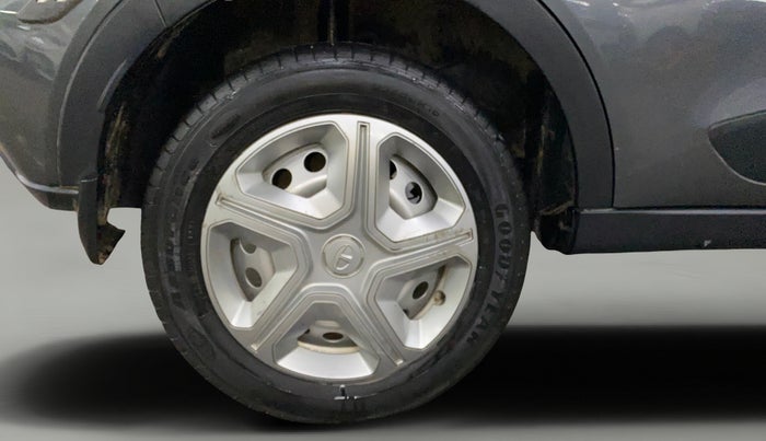 2022 Tata NEXON XE PETROL, CNG, Manual, 35,790 km, Right Rear Wheel