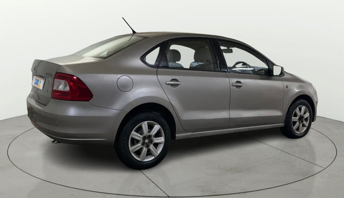 2014 Skoda Rapid AMBITION 1.6 MPI MT PLUS, Petrol, Manual, 61,039 km, Right Back Diagonal