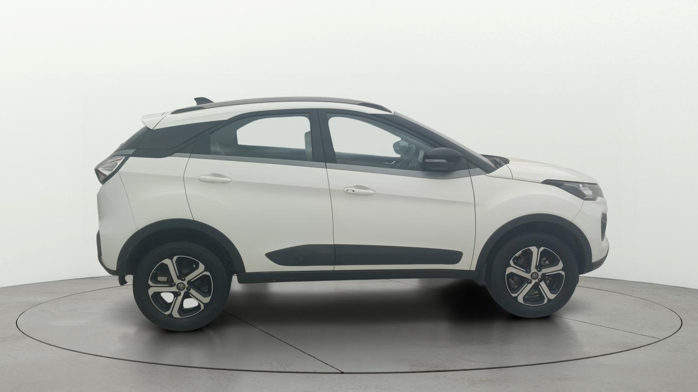2022 Tata NEXON XZ PLUS (PREMIUM) PETROL, Petrol, Manual, 37,379 km, Right Side View