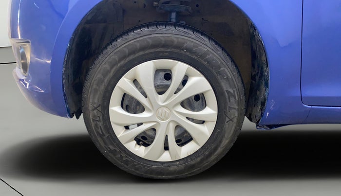 2012 Maruti Swift VXI, Petrol, Manual, 1,17,179 km, Left Front Wheel