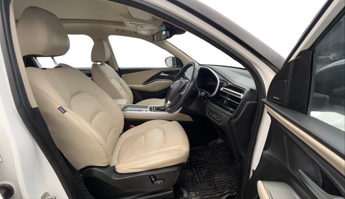 2023 MG HECTOR SAVVY PRO 1.5 TURBO CVT PETROL, Petrol, Automatic, 70,044 km, Right Side Front Door Cabin