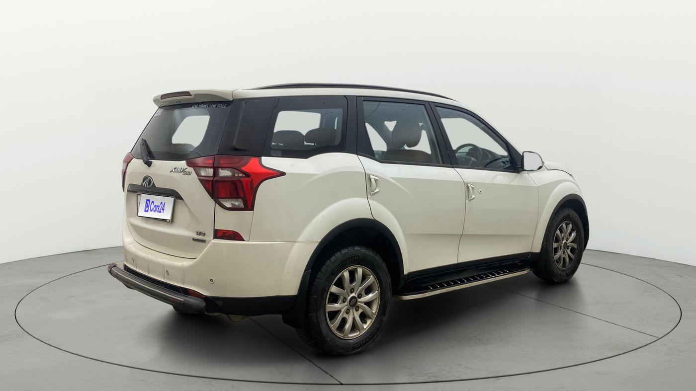 2020 Mahindra XUV500 W9 AT, Diesel, Automatic, 1,21,434 km, Right Back Diagonal