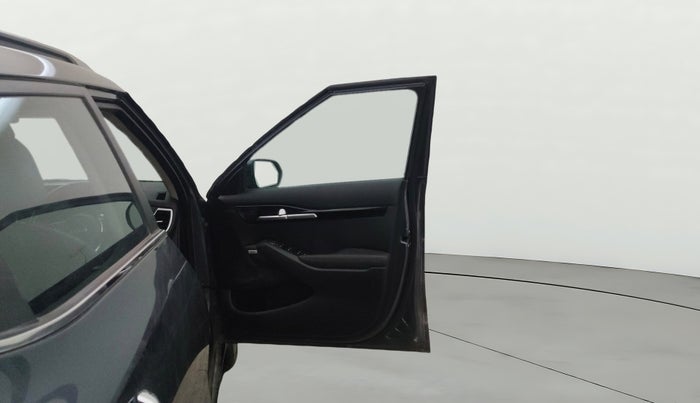 2022 KIA SELTOS GTX PLUS DCT 1.4 PETROL, Petrol, Automatic, 1,02,546 km, RHS Front Door