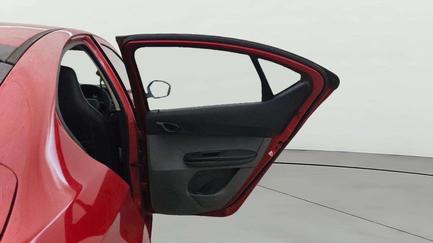 2018 Tata TIGOR XM PETROL, Petrol, Manual, 54,089 km, RHS Rear Door