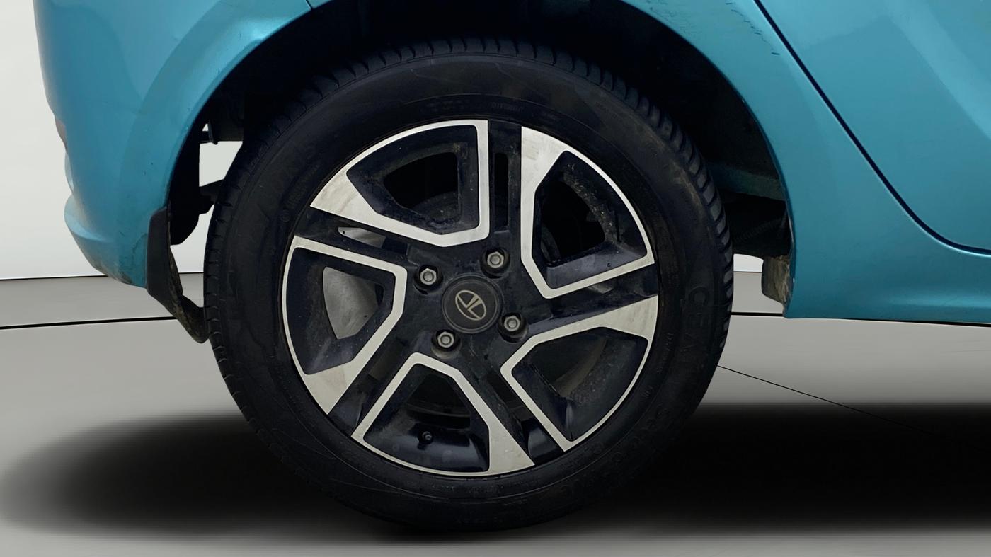 2025 Tata Tiago XZ PLUS PETROL, Petrol, Manual, 21,511 km, Right Rear Wheel