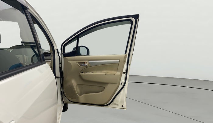 2016 Maruti Ertiga ZDI + SHVS, Diesel, Manual, 97,849 km, RHS Front Door