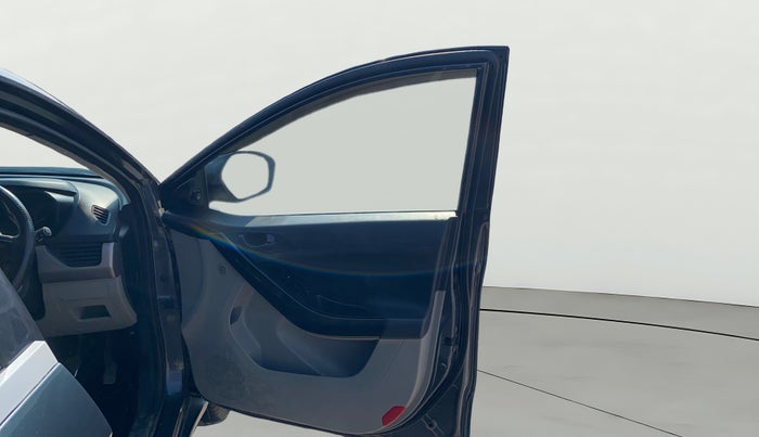 2019 Tata NEXON XM PETROL, Petrol, Manual, 97,966 km, RHS Front Door