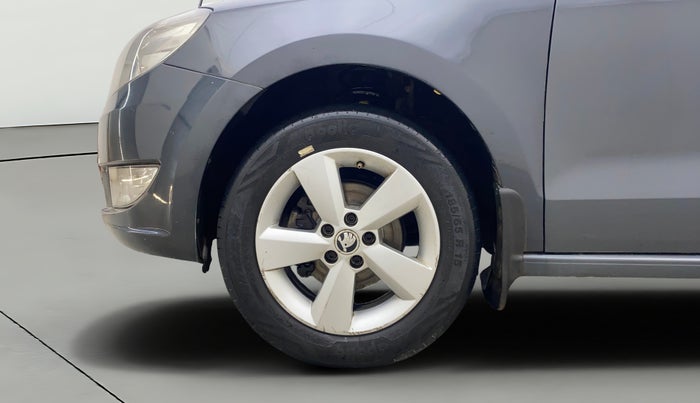 2016 Skoda Rapid 1.6 MPI STYLE PLUS AT, Petrol, Automatic, 87,383 km, Left Front Wheel