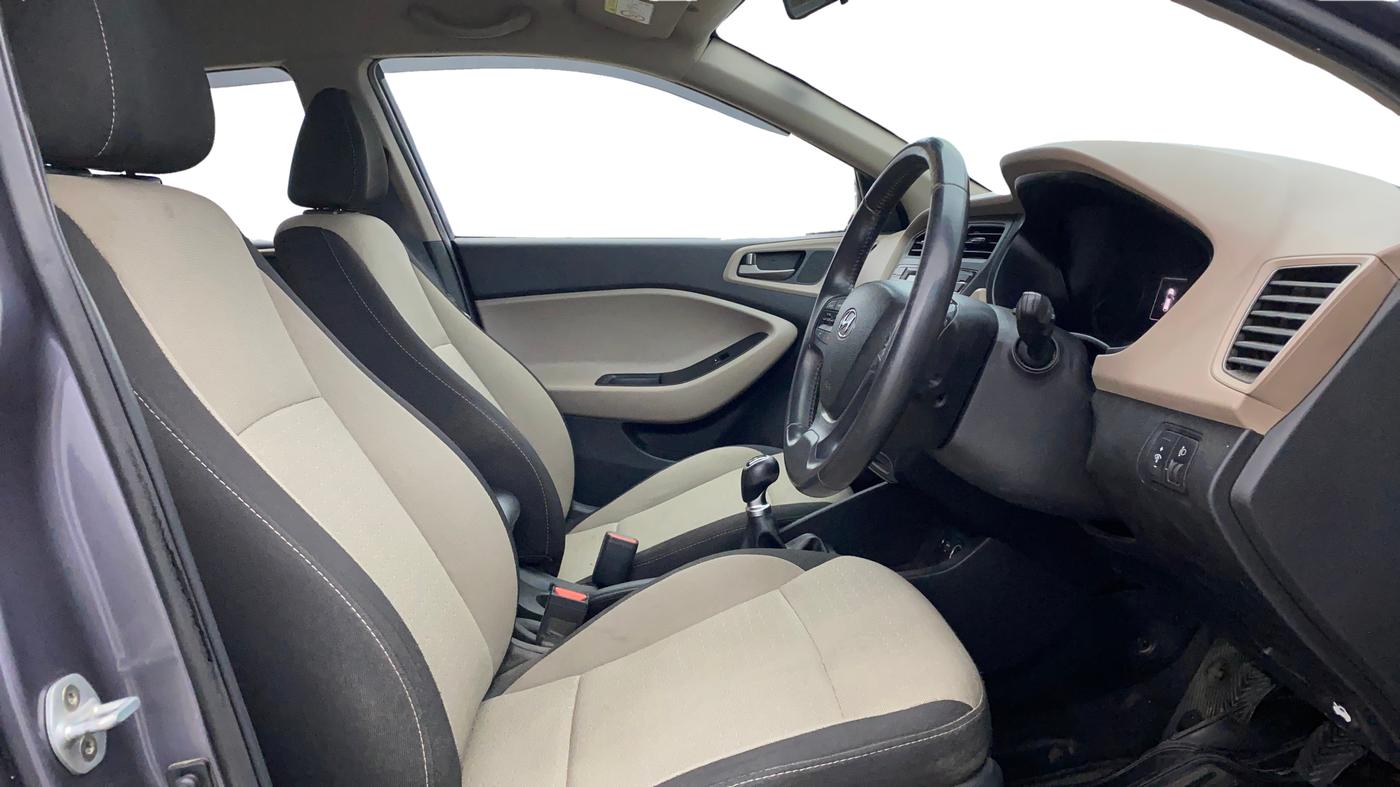 2016 Hyundai Elite i20 ASTA 1.2 (O), Petrol, Manual, 69,228 km, Right Side Front Door Cabin