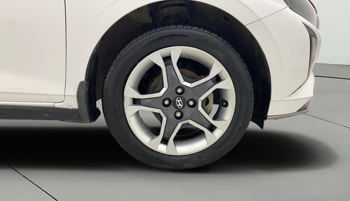 2023 Hyundai NEW I20 SPORTZ 1.2 MT, Petrol, Manual, 34,104 km, Right Front Wheel