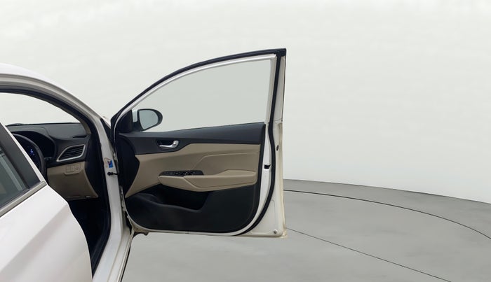 2018 Hyundai Verna 1.6 VTVT SX (O) AT, Petrol, Automatic, 68,366 km, RHS Front Door