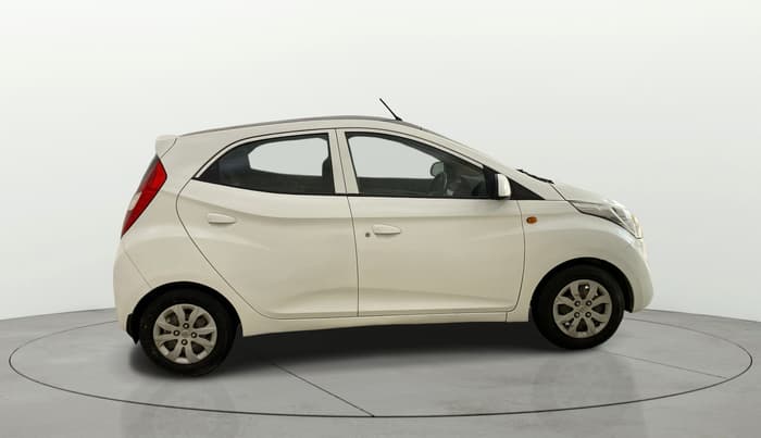 2016 Hyundai Eon SPORTZ, Petrol, Manual, 57,127 km, Right Side View