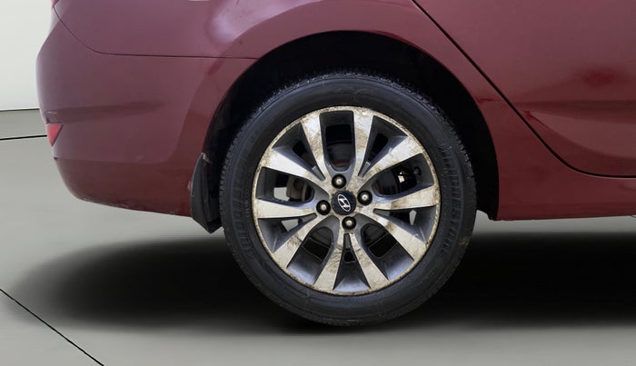 2014 Hyundai Verna FLUIDIC 1.6 VTVT SX OPT, Petrol, Manual, 28,621 km, Right Rear Wheel